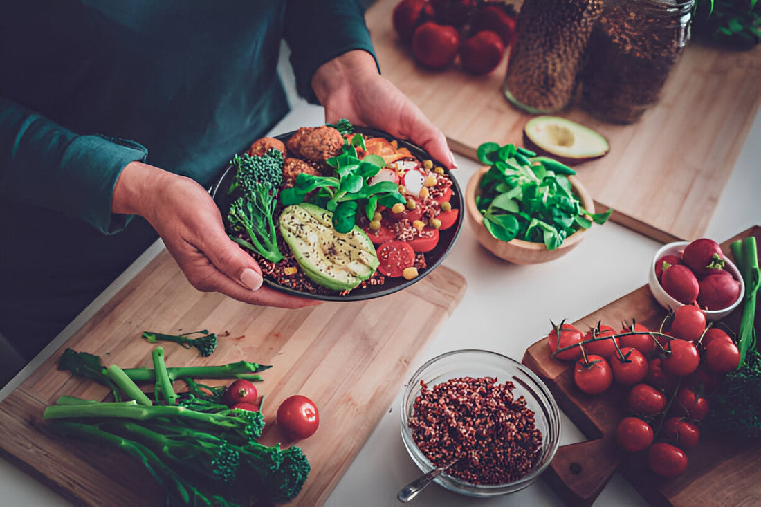 Superfoods and Adaptogens: Boosting Your Body's Resilience Naturally